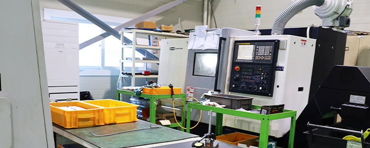 CNC 선반 작업 현장
